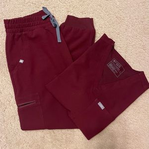 VGUC Burgundy Figs Scrub Set